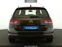 Gebraucht VW Passat 150 PS (110 kW) 2022 Grau Kombi