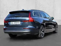 Gebraucht Volvo V60 Core 163 PS (119 kW) 2024 Denim blue Kombi