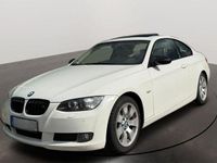 Gebraucht BMW 325 218 PS (160 kW) 2009 Weiß Coupé