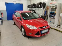 Gebraucht Ford Focus Titanium 125 PS (91 kW) 2012 Rot Kombi