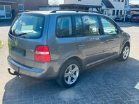 Gebraucht VW Touran 105 PS (77 kW) 2005 Grau Van / Kleinbus