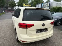 Gebraucht VW Touran 150 PS (110 kW) 2024 Beige Van / Kleinbus