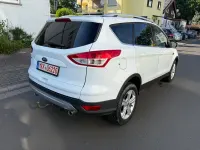 Gebraucht Ford Kuga Titanium 163 PS (119 kW) 2013 Weiß SUV