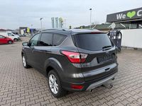 Gebraucht Ford Kuga Titanium 150 PS (110 kW) 2017 Grau SUV