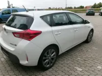 Gebraucht Toyota Auris Hybrid Edition 99 PS (72 kW) 2013 Weiß Limousine