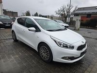 Gebraucht Kia Ceed 128 PS (94 kW) 2015 Weiß Kleinwagen