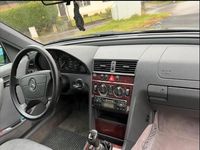 Gebraucht Mercedes C220 125 PS (91 kW) 1999 Blau Limousine