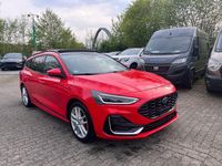 Używany Ford Focus ST-Line 155 KM (114 kW) 2022 Czerwony Sedan/Limuzyna