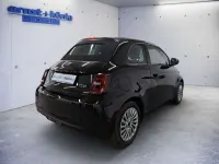 Neu Fiat 500e Red 86 kW (118 PS) 2025 Onyx black Cabrio