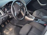 Usata Opel Astra 140 CV (102 kW) 2012 Bianco Berlina