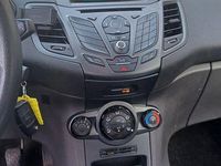 Gebraucht Ford Fiesta Trend 75 PS (55 kW) 2015 Grau Kleinwagen