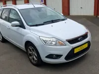 Gebraucht Ford Focus Style 109 PS (80 kW) 2009 Weiß Limousine