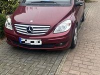Gebraucht Mercedes B180 109 PS (80 kW) 2005 Rot Van / Kleinbus