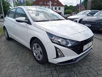 Neu Hyundai i20 Select 101 PS (74 kW) 2025 Atlas white Kleinwagen