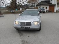 Gebraucht Mercedes E200 136 PS (100 kW) 1995 Silber Limousine