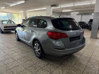 Gebraucht Opel Astra 140 PS (102 kW) 2011 Silber Limousine