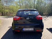 Second-hand Kia Rio 108 CP (79 kW) 2012 Negru Hatchback