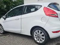 Gebraucht Ford Fiesta 60 PS (44 kW) 2009 Weiß Kleinwagen