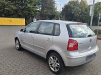 Gebraucht VW Polo Basis 75 PS (55 kW) 2002 Silber Kleinwagen