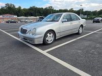 Gebraucht Mercedes E220 Classic 143 PS (105 kW) 2001 Silber Limousine