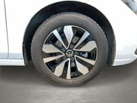 Gebraucht VW Golf VIII Move 116 PS (85 kW) 2023 Pure white Limousine