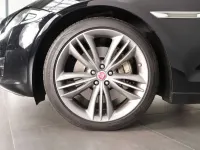 Gebraucht Jaguar XJ Premium Luxury 300 PS (220 kW) 2019 Narvik black Limousine