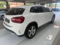Gebraucht Mercedes GLA200 AMG 156 PS (114 kW) 2019 Weiß SUV