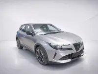Gebraucht Alfa Romeo Junior 114 kW (156 PS) 2025 Silber SUV