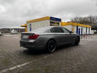 Gebraucht BMW 730 245 PS (180 kW) 2009 Grau Limousine