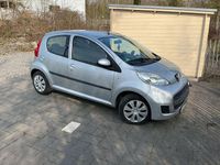 Gebraucht Peugeot 107 Access 68 PS (50 kW) 2012 Silber Kleinwagen