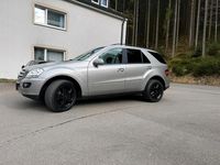 Gebraucht Mercedes ML320 224 PS (164 kW) 2007 Gold SUV