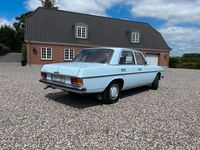 Gebraucht Mercedes 230 120 PS (88 kW) 1972 Blau Limousine