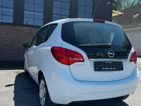 Gebraucht Opel Meriva 101 PS (74 kW) 2013 Weiß Van / Kleinbus