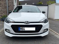 Gebraucht Hyundai i20 Passion Plus 84 PS (61 kW) 2018 Weiß Limousine