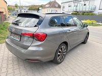 Usado Fiat Tipo 120 CV (88 kW) 2017 Gris Familiar