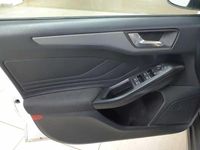 Gebraucht Ford Focus Cool & Connect 120 PS (88 kW) 2022 Frozen white Kombi