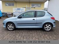 Gebraucht Peugeot 206 109 PS (80 kW) 2001 Silber Limousine