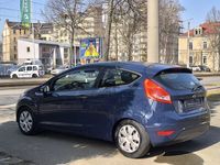 Gebraucht Ford Fiesta Ambiente 60 PS (44 kW) 2012 Blau Kleinwagen