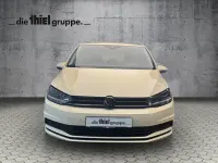 Neu VW Touran Trendline 150 PS (110 kW) 2026 Hellelfenbein Van / Kleinbus