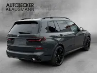 Neu BMW X7 M Sport 352 PS (258 kW) 2026 Grau SUV