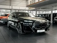 Gebraucht BMW M760e Performance 381 PS (280 kW) 2025 Schwarz Limousine