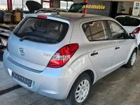 Gebraucht Hyundai i20 Classic 77 PS (56 kW) 2011 Sleek silver / met Kleinwagen