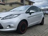 Gebraucht Ford Fiesta Trend 82 PS (60 kW) 2012 Polarsilber metallic Kleinwagen