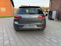 Gebraucht VW Golf VII Highline 150 PS (110 kW) 2019 Grau Limousine