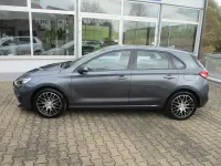 Gebraucht Hyundai i30 Trend 140 PS (102 kW) 2019 Grau Limousine
