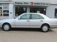Gebraucht Mercedes E240 Elegance 170 PS (125 kW) 1999 Silber Limousine