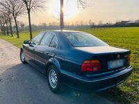 Gebraucht BMW 523 170 PS (125 kW) 1998 Blau Limousine
