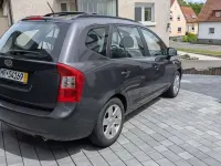 Gebraucht Kia Carens 144 PS (105 kW) 2007 Grau Van / Kleinbus