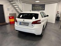 Gebraucht Peugeot 308 Allure 120 PS (88 kW) 2016 Weiß Limousine