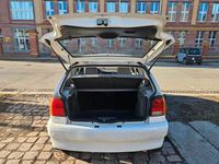 Gebraucht VW Polo 60 PS (44 kW) 1997 Weiß Limousine